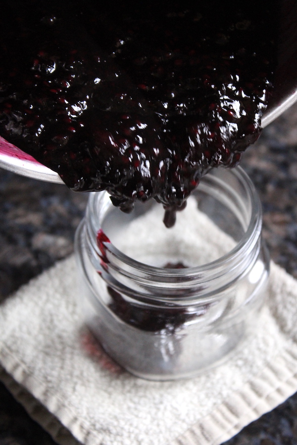 canning blackberry jam